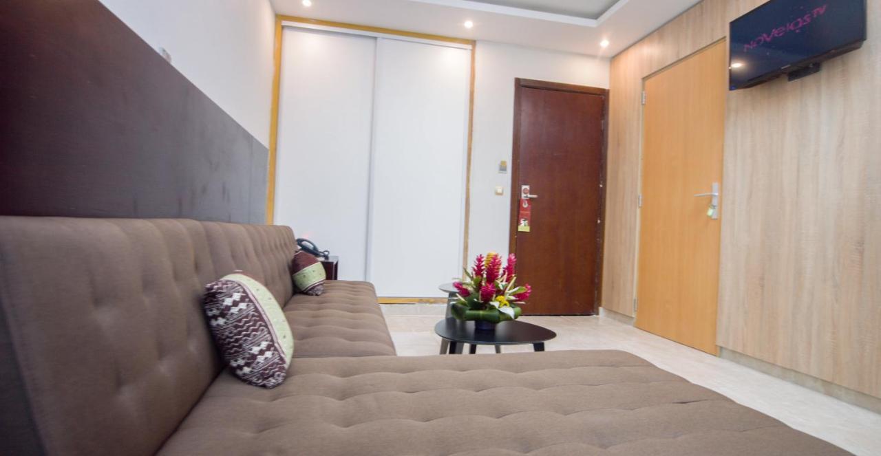 Hotel La Rose Blanche Абиджан Екстериор снимка